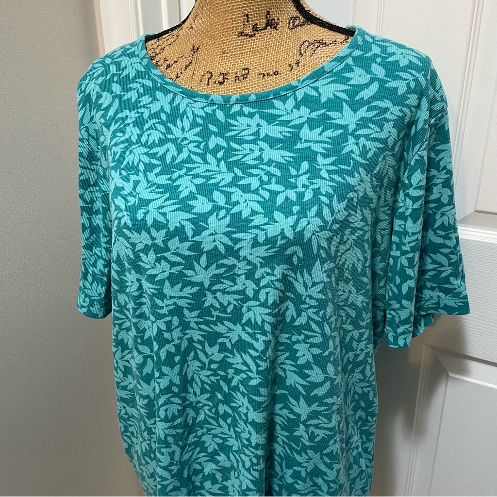 Y2k Patterned Leaf Tee